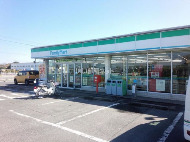 コンビニ　ファミリーマート水戸吉沢町店（コンビニ）まで396m