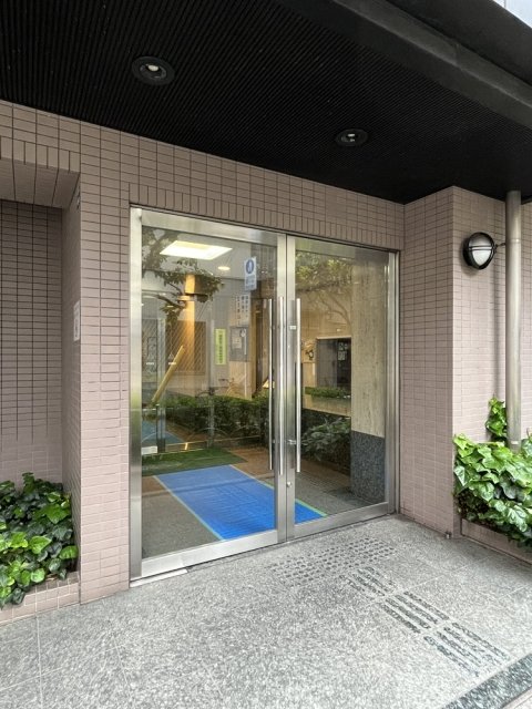 エントランス　ゆとりのあるエントランスです