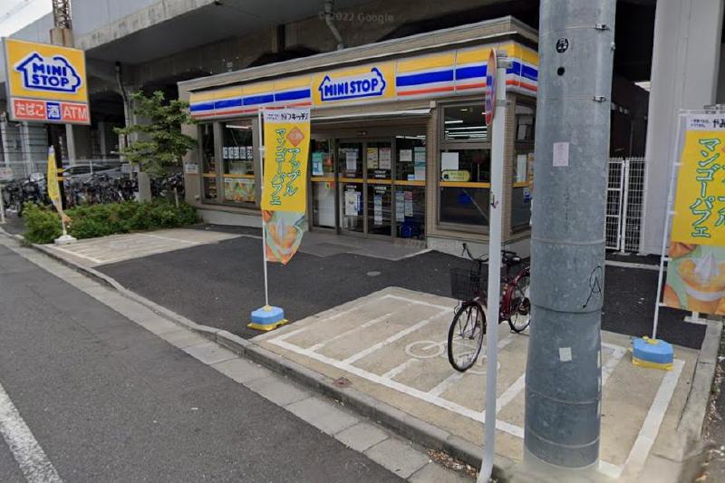 コンビニ　ミニスットップ亀有駅前東店（コンビニ）まで450m