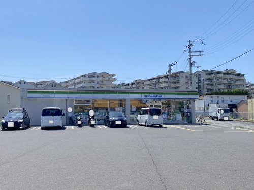 コンビニ　ファミリーマート 河内長野市町店（コンビニ）まで1046m