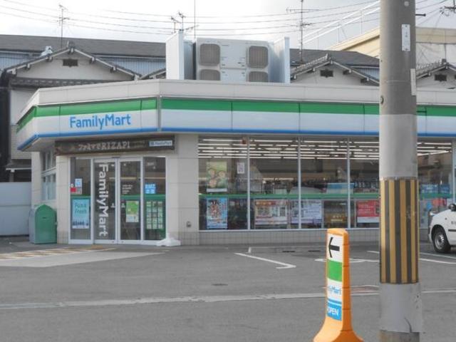 コンビニ　ファミリーマート東大阪衣摺店（コンビニ）まで292m
