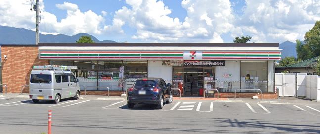 コンビニ　セブンイレブン 山梨上石森店（コンビニ）まで439m