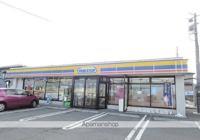 コンビニ　ミニストップ（コンビニ）まで700m
