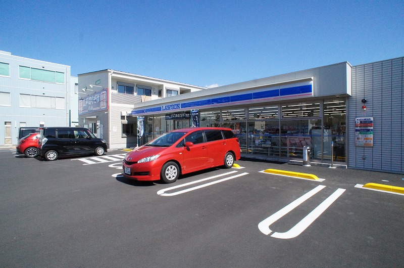 コンビニ　ローソン 厚木岡田店（コンビニ）まで639m