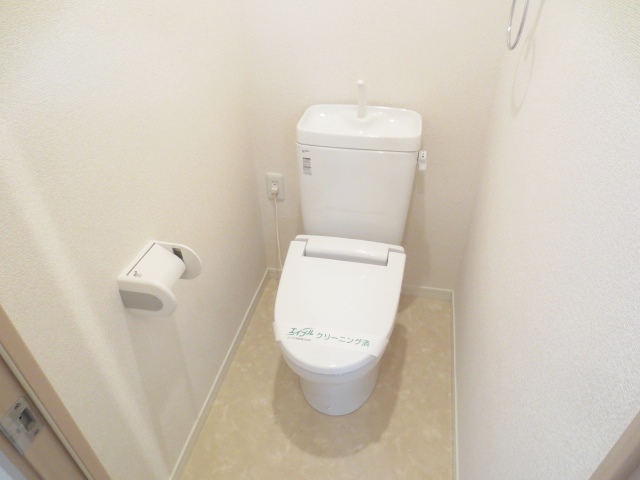 トイレ　別号室の参考写真です。