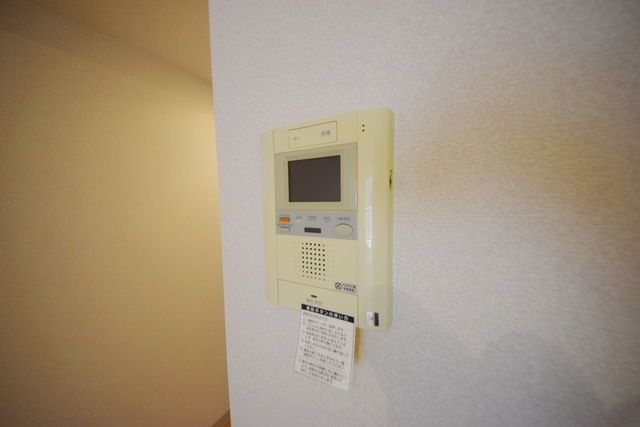 セキュリティ　モニター付きインターホン完備