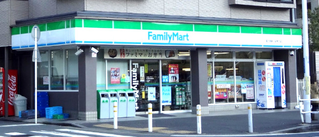 コンビニ　ファミリーマート冨士屋新子安西口店（コンビニ）まで611m