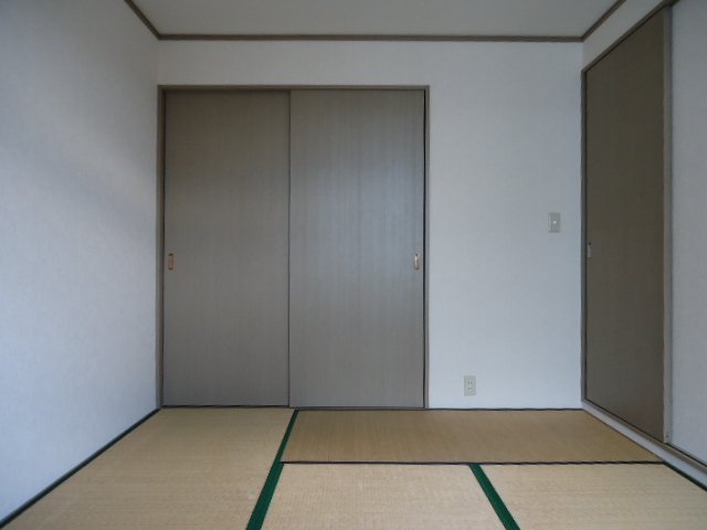 その他部屋・スペース　和室（東から撮影）
