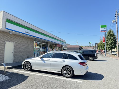 コンビニ　ファミリーマート（コンビニ）まで206m