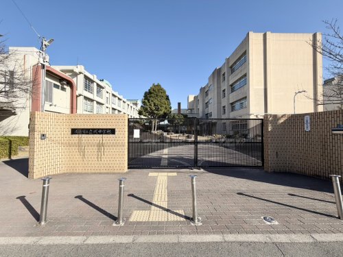 中学校　尼崎市立立花中学校（中学校）まで743m