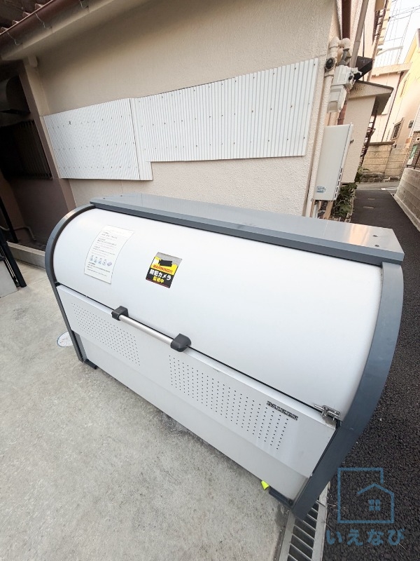 ロビー　ゴミ置き場