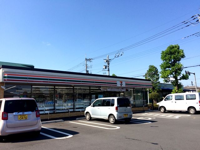 コンビニ　セブンイレブン　草加稲荷店（コンビニ）まで708m