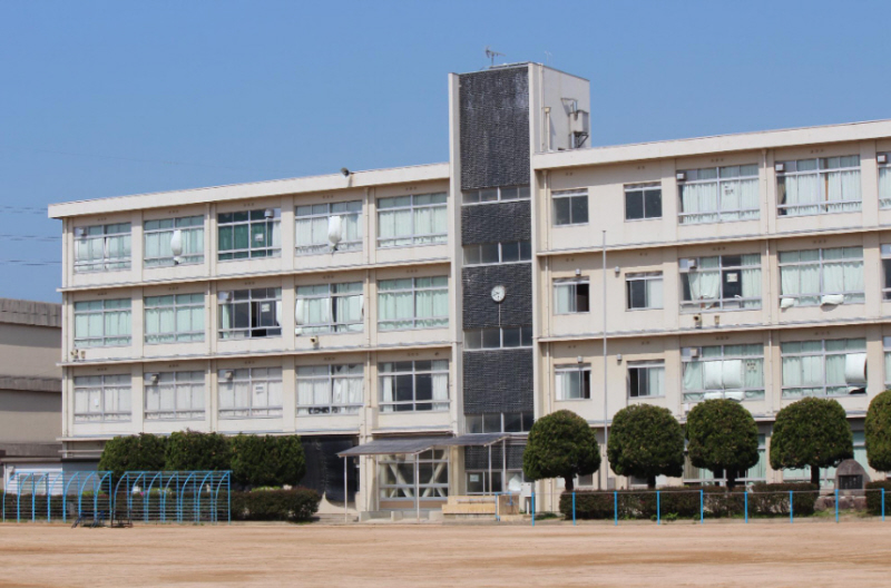 小学校　鳩里小学校（小学校）まで1138m