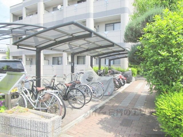 庭　駐輪場