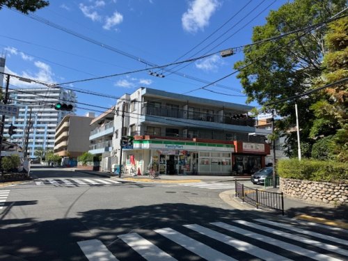 コンビニ　ファミリーマート茨木天王店（コンビニ）まで228m