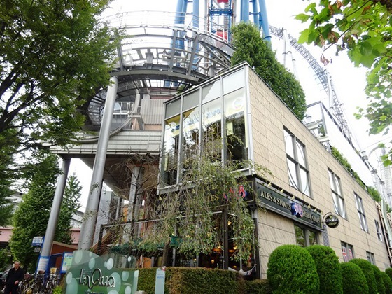 スーパー　成城石井東京ドームラクーア店（スーパー）まで560m