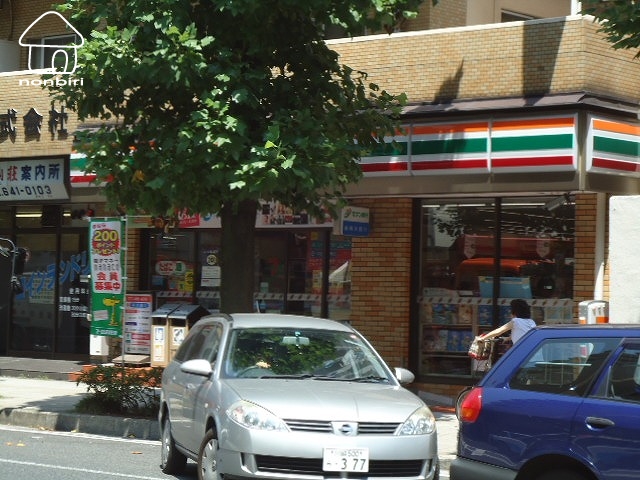 コンビニ　セブンイレブン横浜羽衣町2丁目店（コンビニ）まで84m