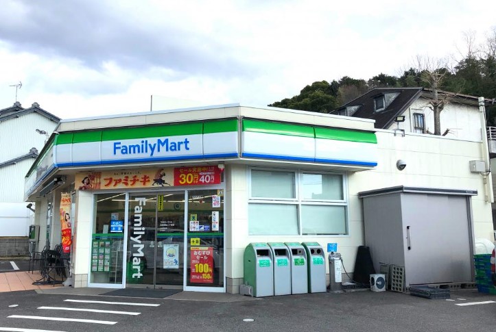コンビニ　ファミリーマート 名東貴船二丁目店（コンビニ）まで636m