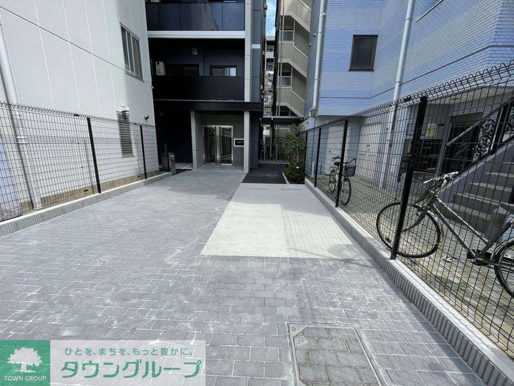 駐車場　庭