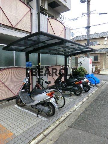 駐車場　駐車場に車を止められます