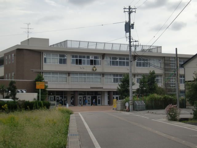 小学校　戸出西部小学校（小学校）まで1000m