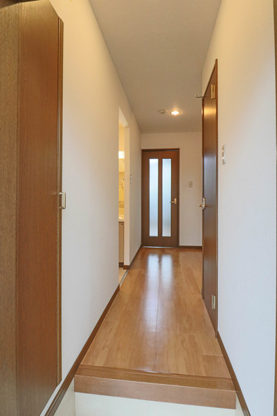 玄関　同じ建物の別のお部屋