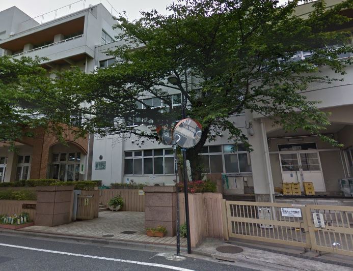 小学校　文京区立汐見小学校（小学校）まで213m