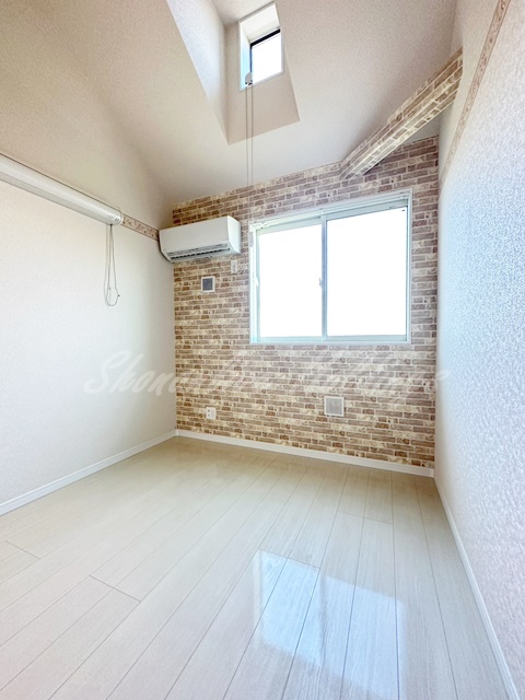 居室・リビング　広々7帖・開放的な天井の高いお部屋