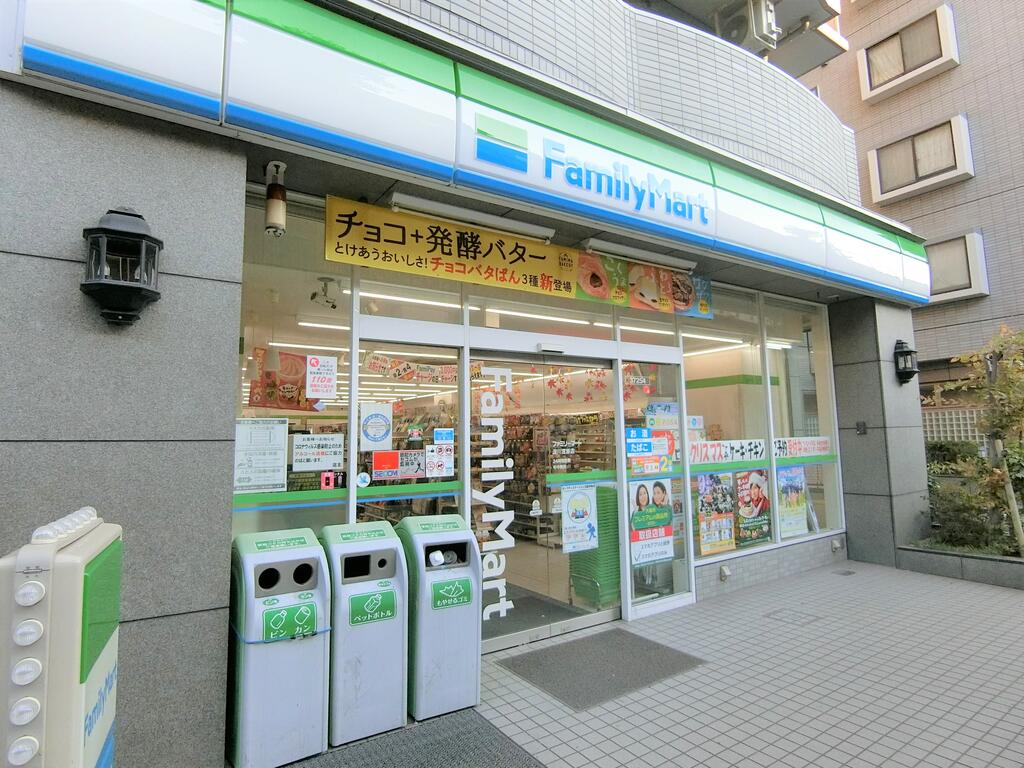 コンビニ　ファミリーマート淀川宮原店（コンビニ）まで226m