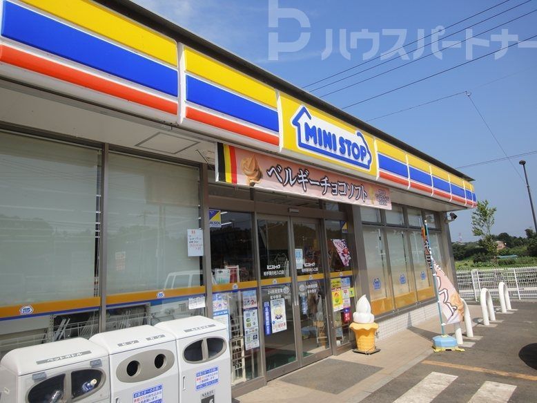 コンビニ　ミニストップ柏手賀の杜入口店（コンビニ）まで300m