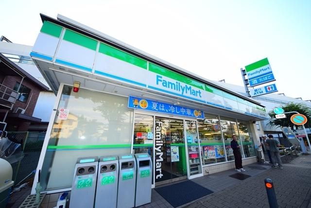 コンビニ　ファミリーマート松山いずみ中央店（コンビニ）まで592m