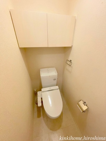トイレ　写真は別号室となります。