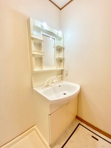 洗面設備　※同物件別号室の写真になります