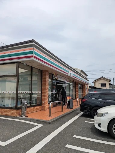 コンビニ　セブンイレブン 秦野工業団地前店（コンビニ）まで243m
