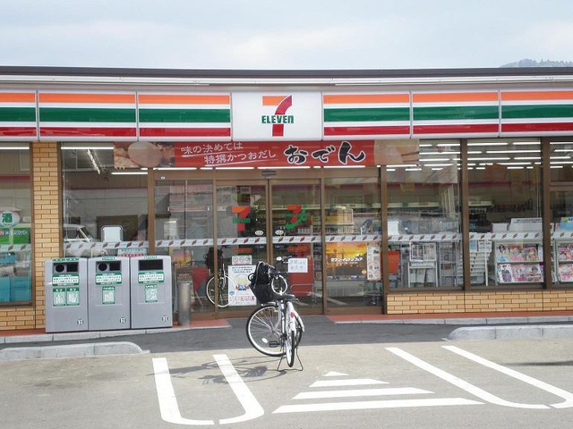 コンビニ　セブンイレブン 鳥栖村田店（コンビニ）まで610m