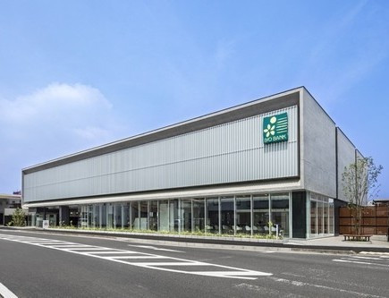 銀行　伊予銀行川之江支店（銀行）まで100m