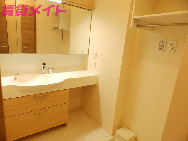 洗面設備　別部屋写真です