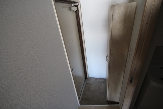 玄関　※別部屋の写真です