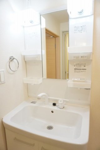 洗面設備　使いやすい洗面所です
