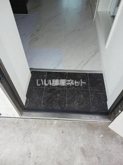 Signpost戸石 B棟の玄関写真