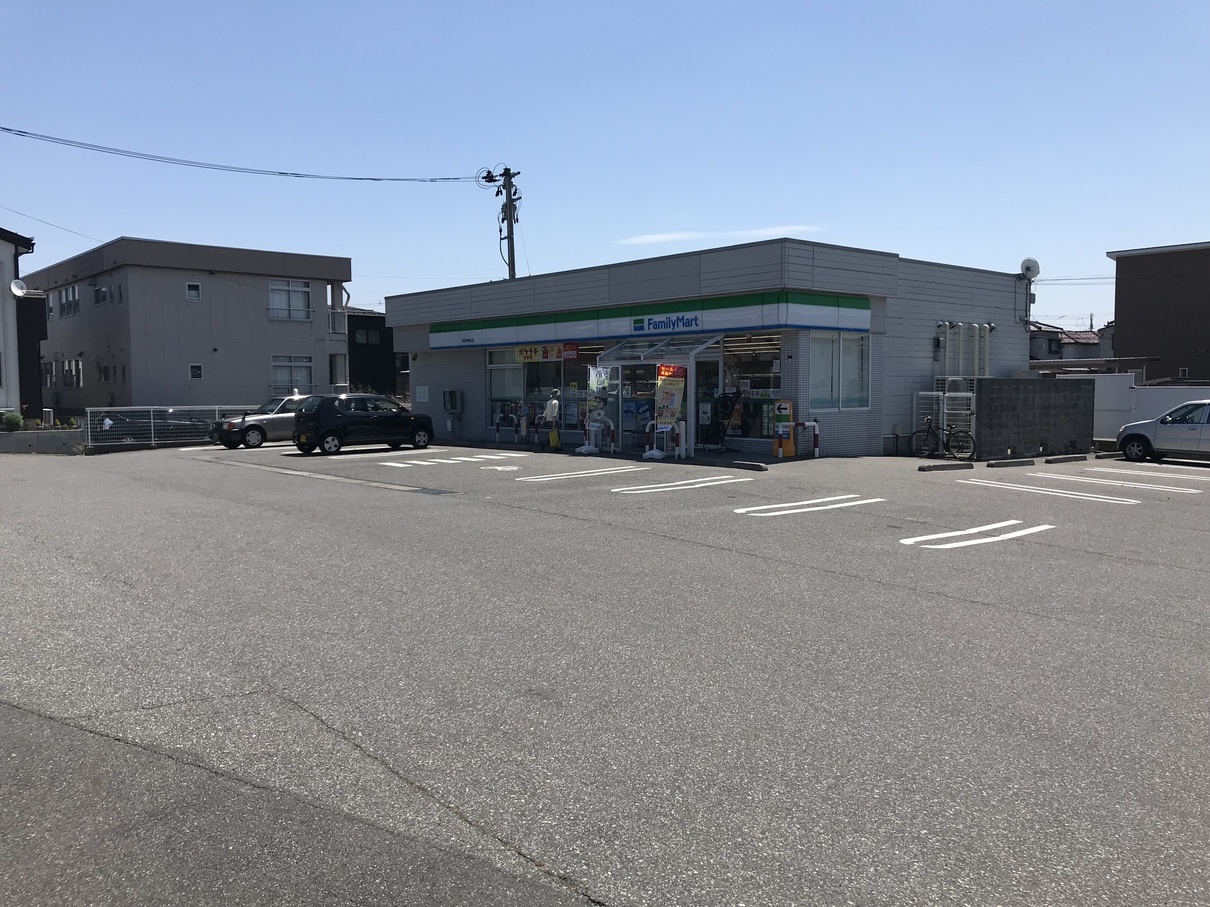 コンビニ　ファミリーマート新潟中野山店（コンビニ）まで228m