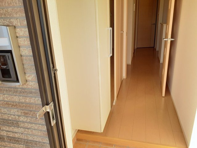 玄関　落ち着いた玄関です