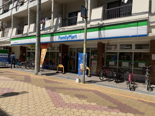 コンビニ　ファミリーマート 住吉苅田五丁目店（コンビニ）まで493m
