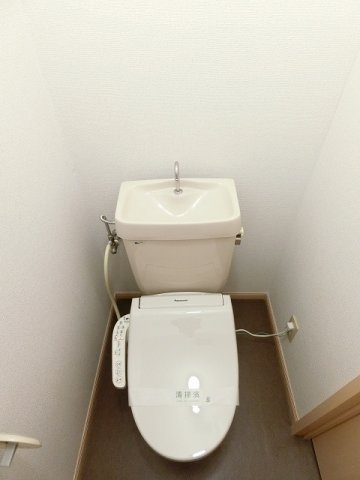 トイレ　落ち着いたトイレです