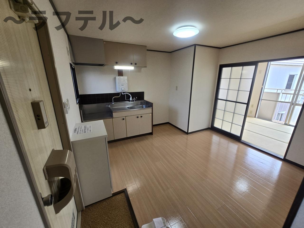 フォーブル鍵山Bの居間写真