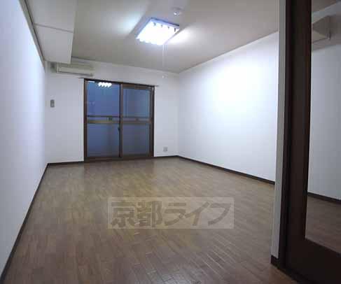 居室・リビング　どーんと広いと部屋が特徴です。