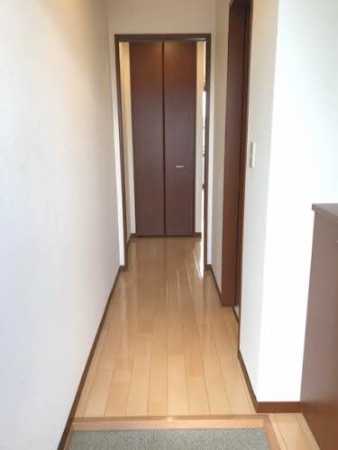 玄関　別部屋のお写真です。