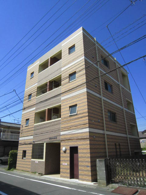 建物外観　駅近くの鉄筋コンクリートマンションです
