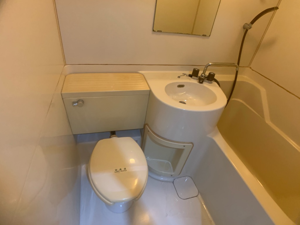 トイレ　浴室内にトイレがあります☆