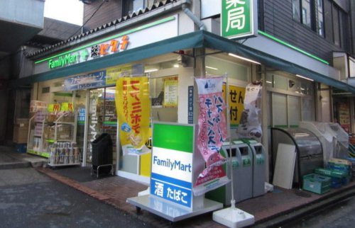 コンビニ　ファミリーマート 薬ヒグチ亀戸東口店（コンビニ）まで292m